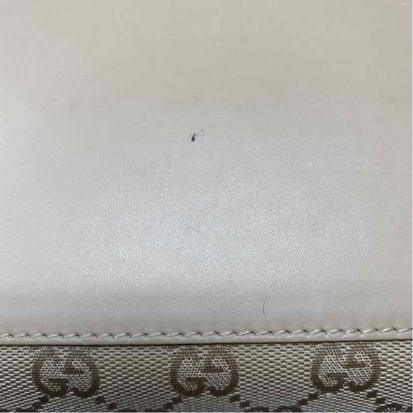 Pre-Owned Gucci Cream Canvas Designer Handbag