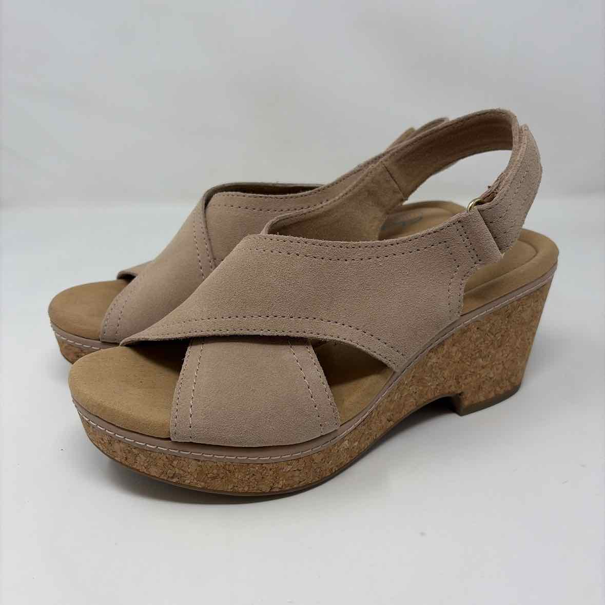Pre-Owned Shoe Size 10 Clarks Tan Wedge