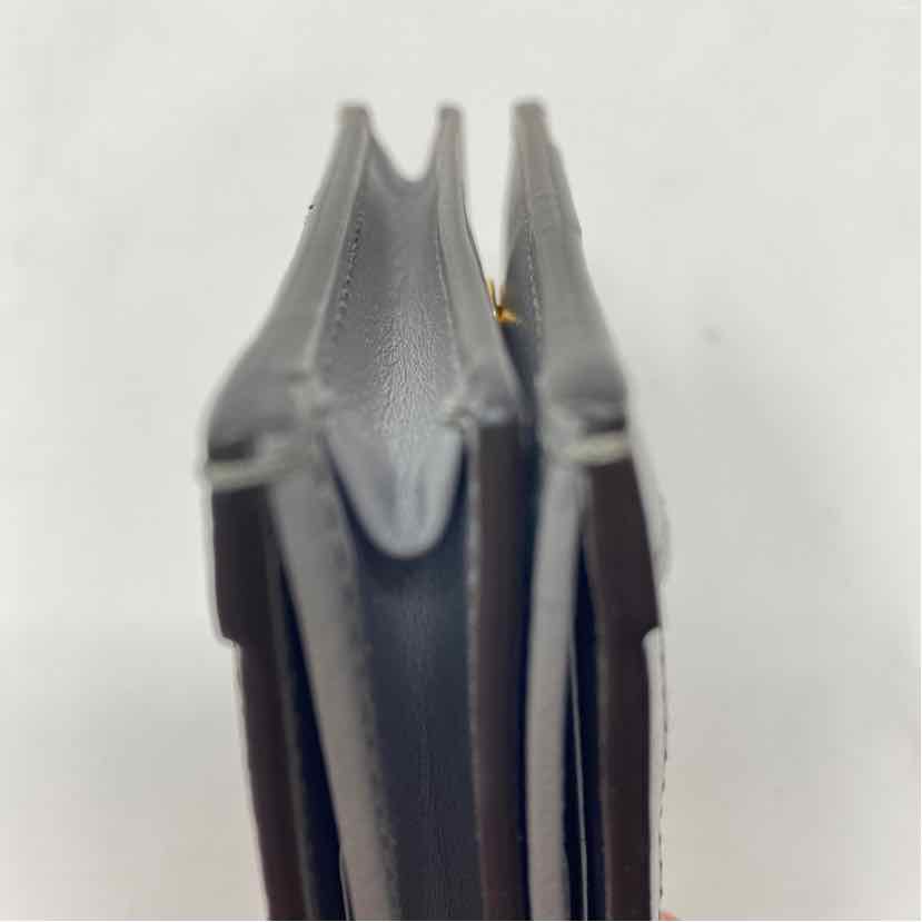 Pre-Owned Gucci Grey Leather Designer Wallet