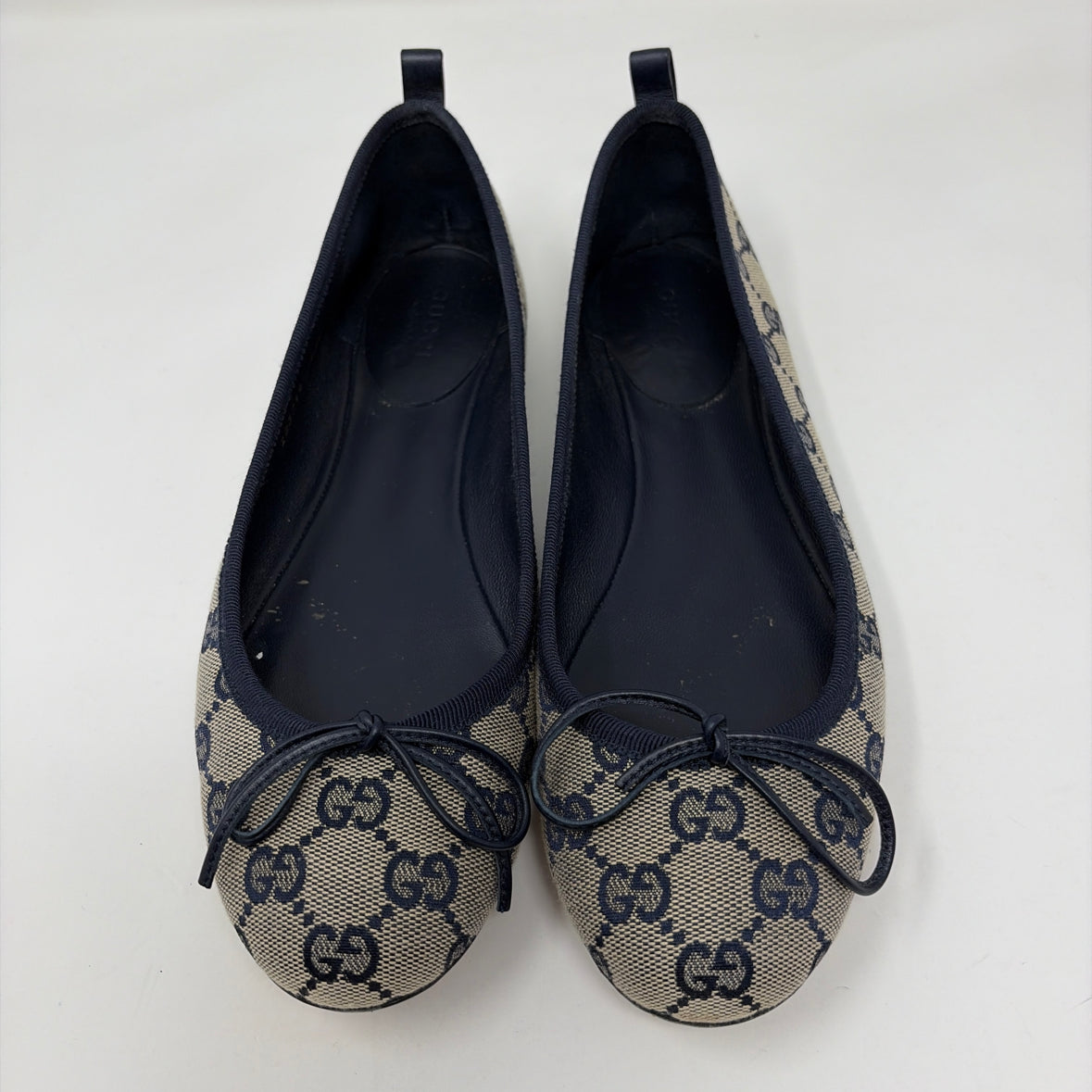 Pre-Owned Gucci Navy Fabric Shoe Size 7 Designer Shoes