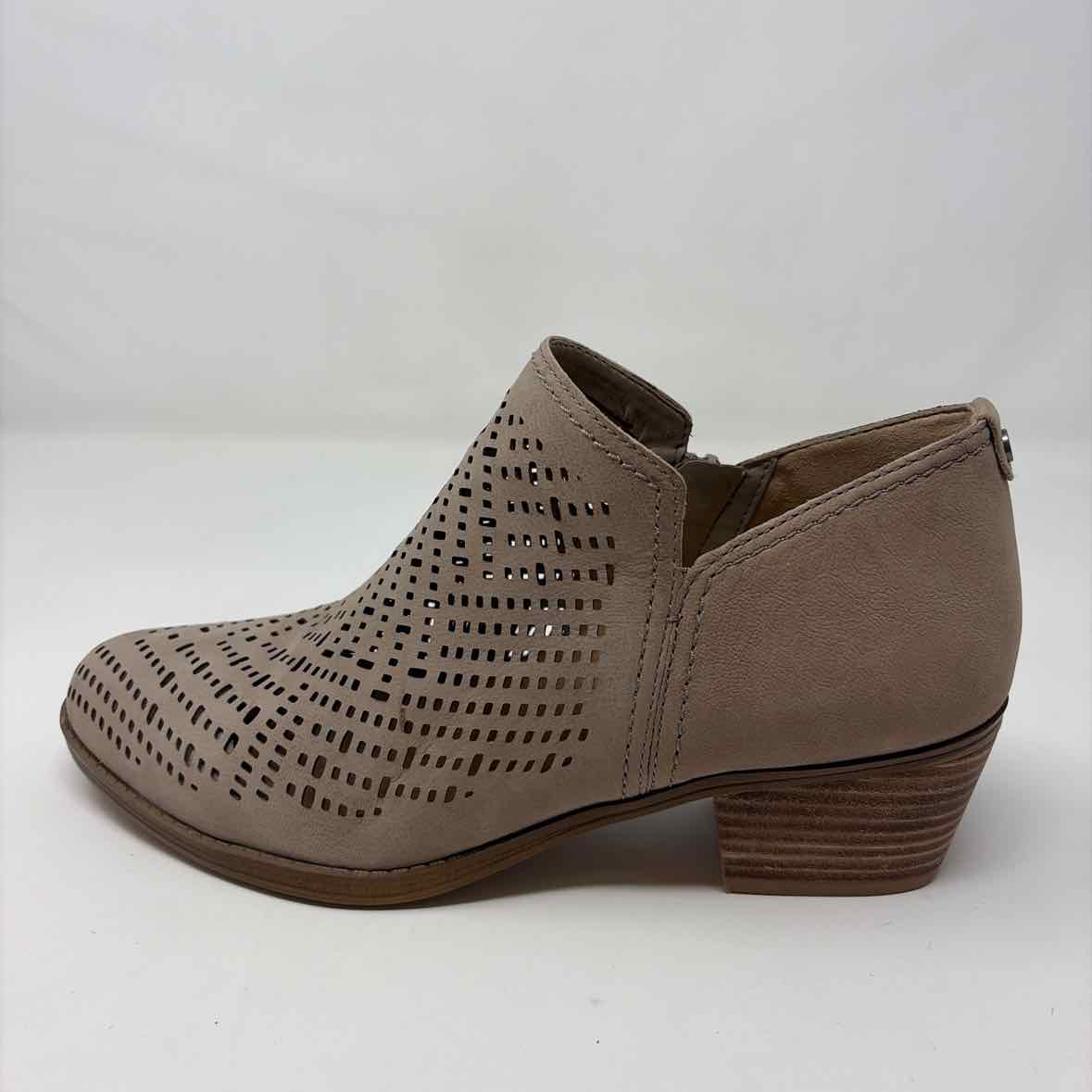 Pre-Owned Shoe Size 9 Naturalizer Tan Booties