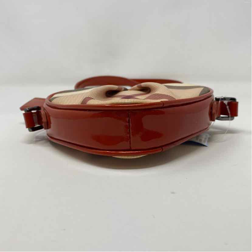 Pre-Owned Burberry Plaid Canvas Designer Handbag