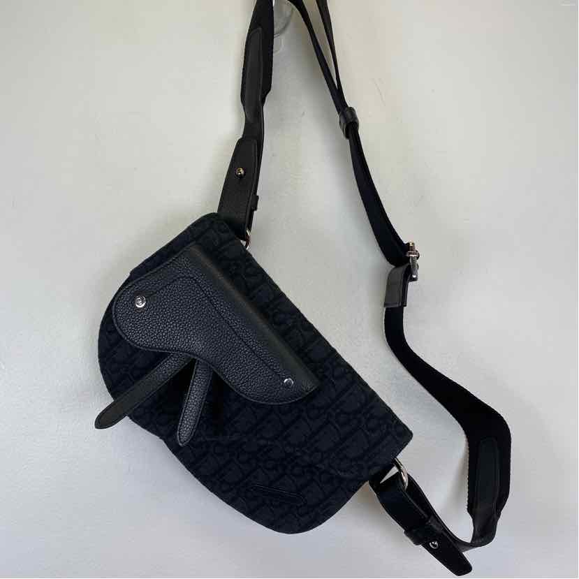 Pre-Owned Christian Dior Black Canvas Designer Handbag