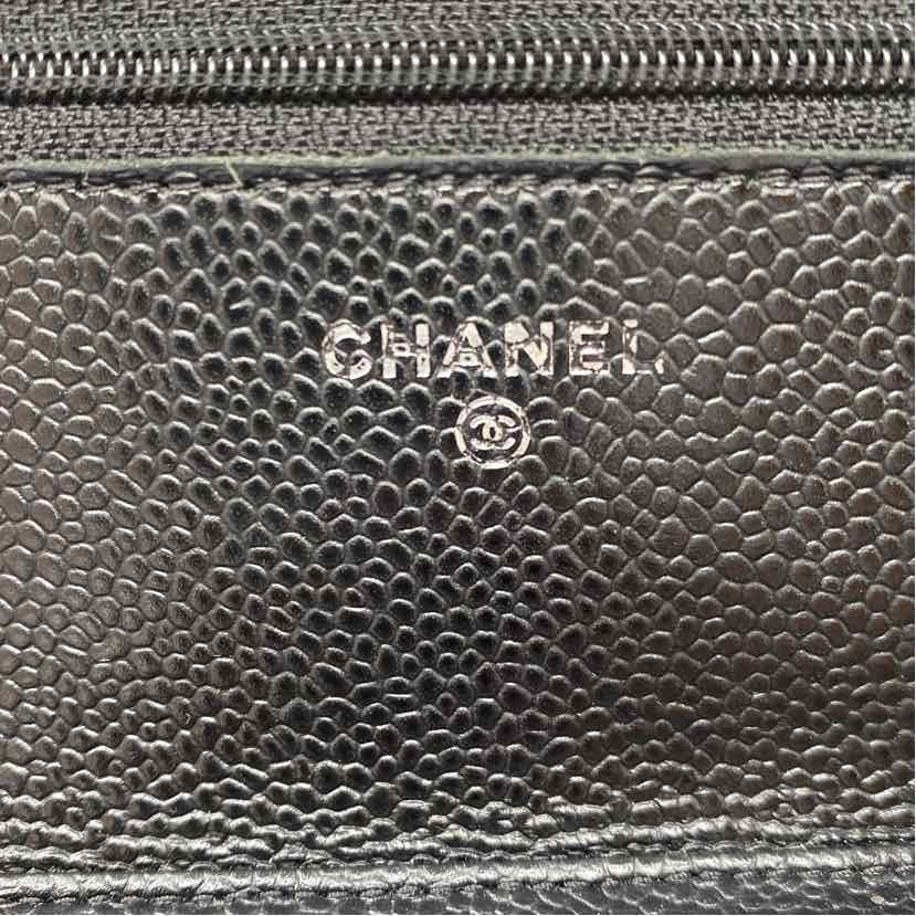 Pre-Owned Chanel Black Leather Designer Handbag