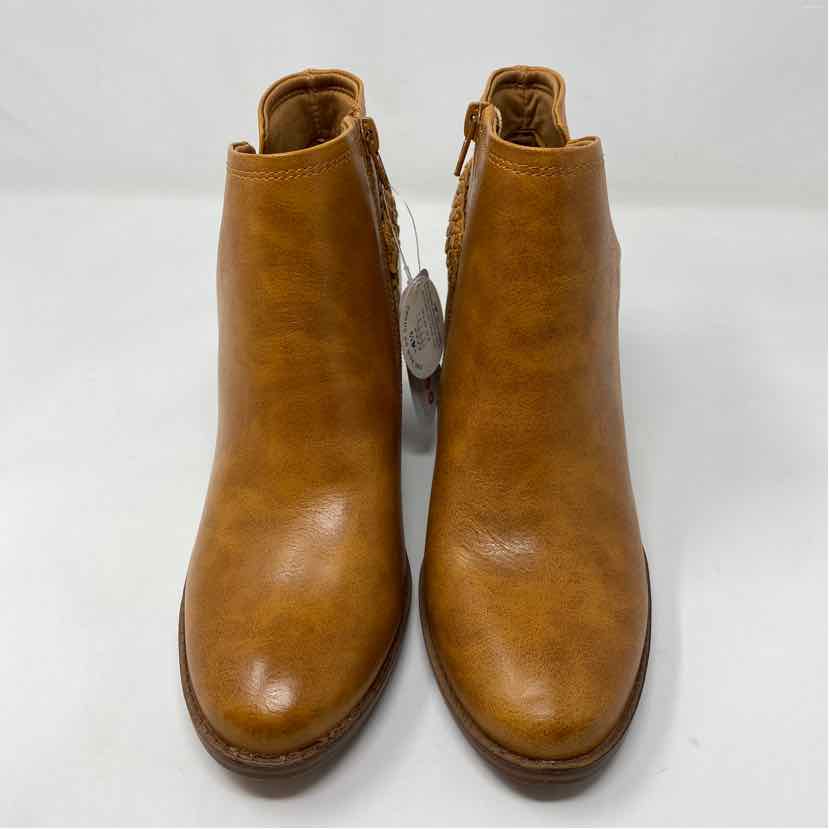 Pre-Owned Shoe Size 8.5 Bare Trap Cognac Booties