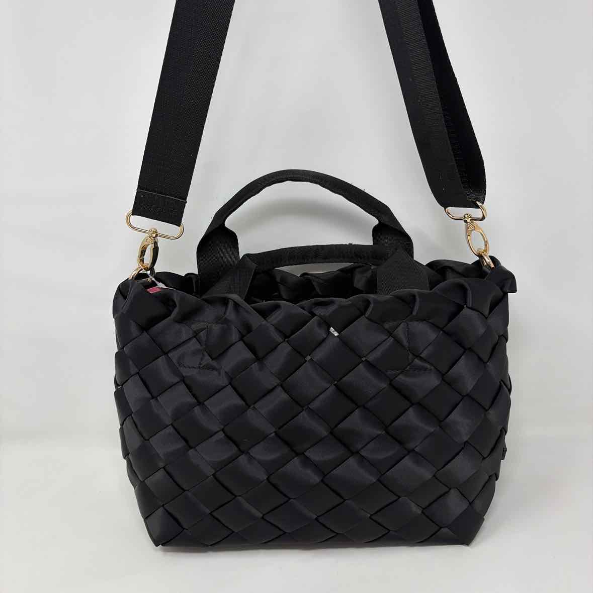 Pre-Owned Ah-Dorned Black Fabric Handbag