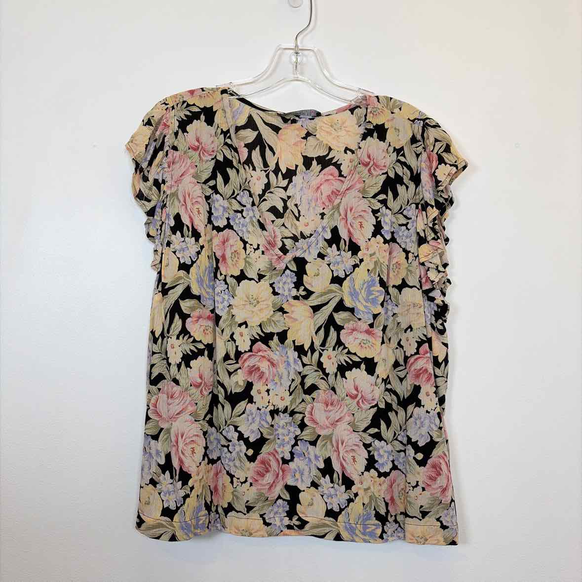 Pre-Owned Size XL Black Tape Black Floral Top