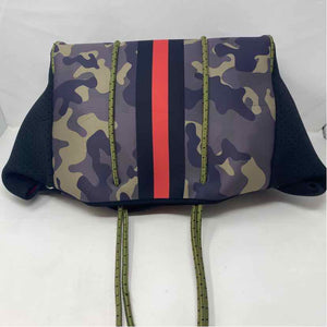 Pre-Owned Boutique Camo Neoprene Handbag