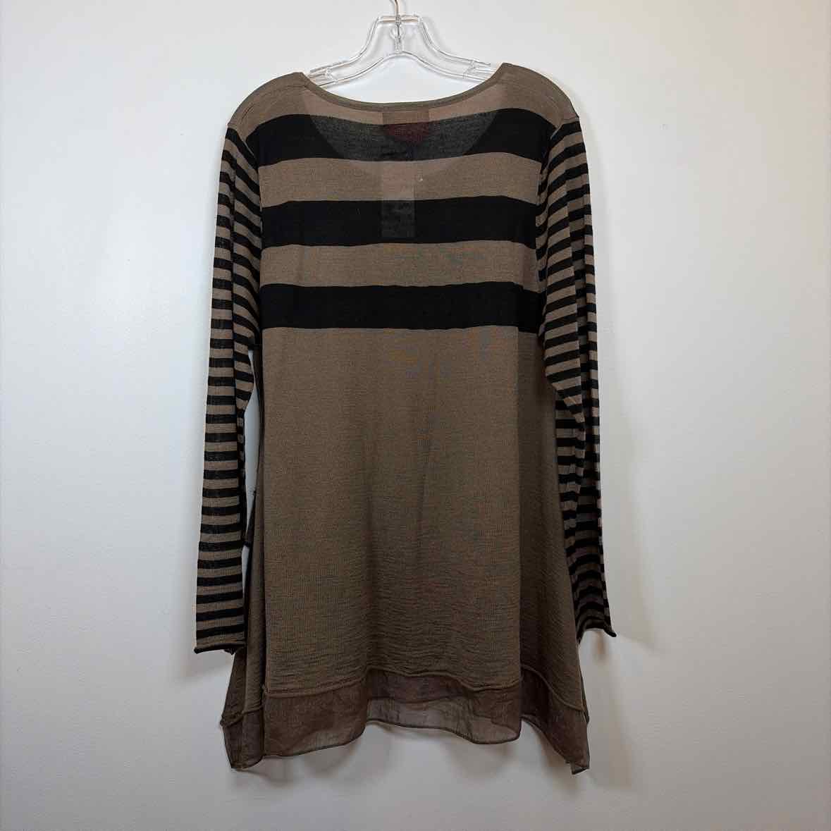 Pre-Owned Size XL Gizel Tan/Black Top