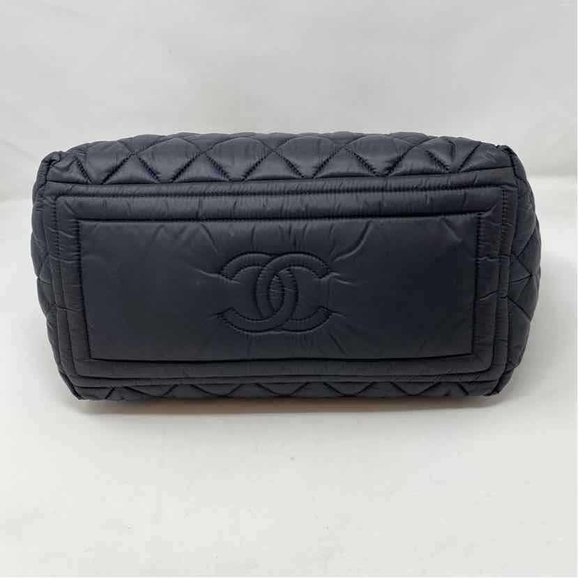 Pre-Owned Chanel Black Nylon Designer Handbag