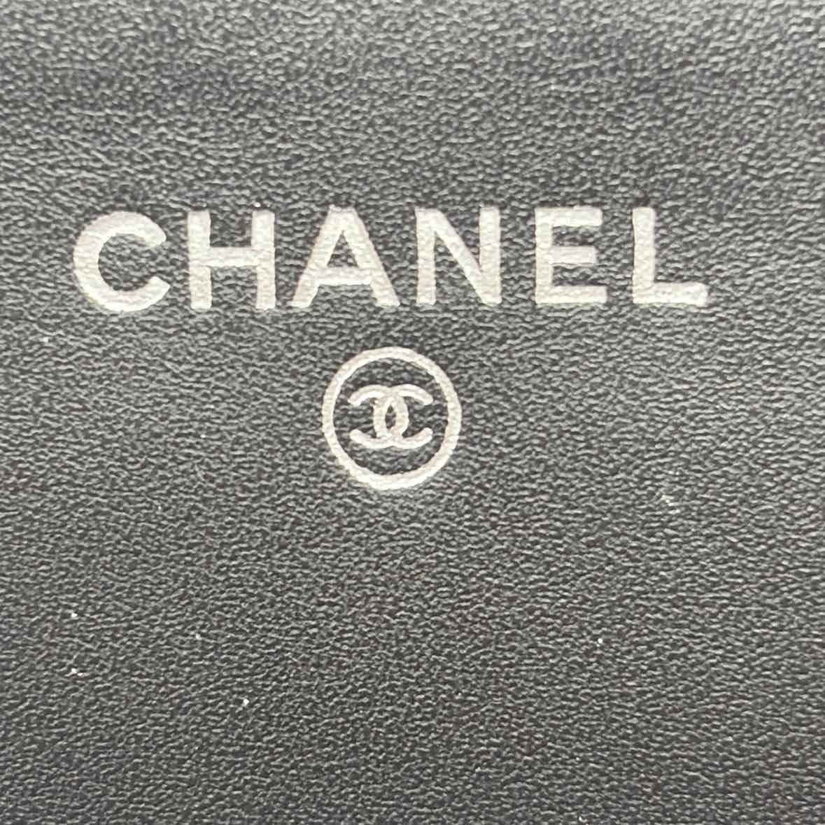 Pre-Owned Chanel Black Leather Designer Handbag