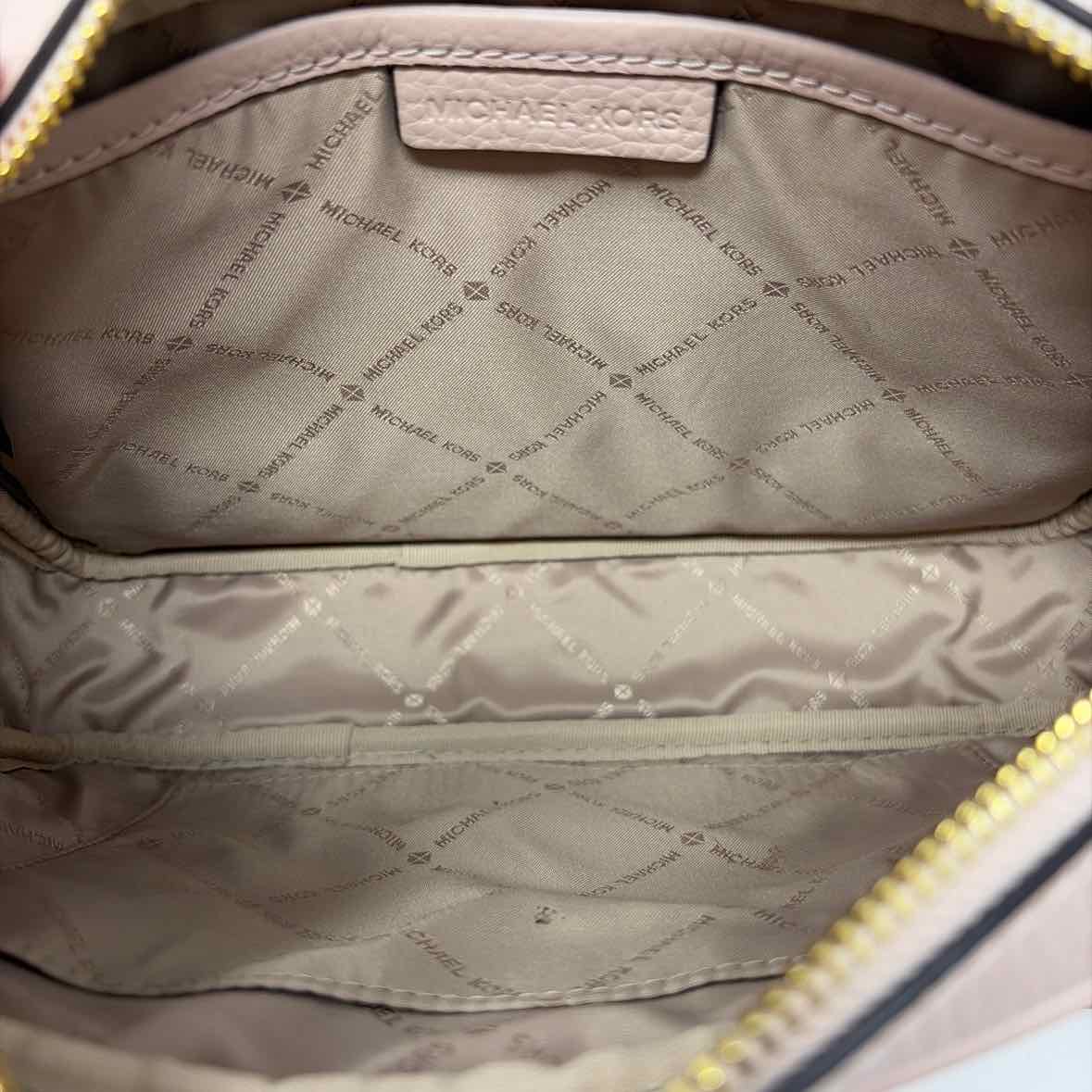 Pre-Owned Michael Kors Light Pink Leather Handbag