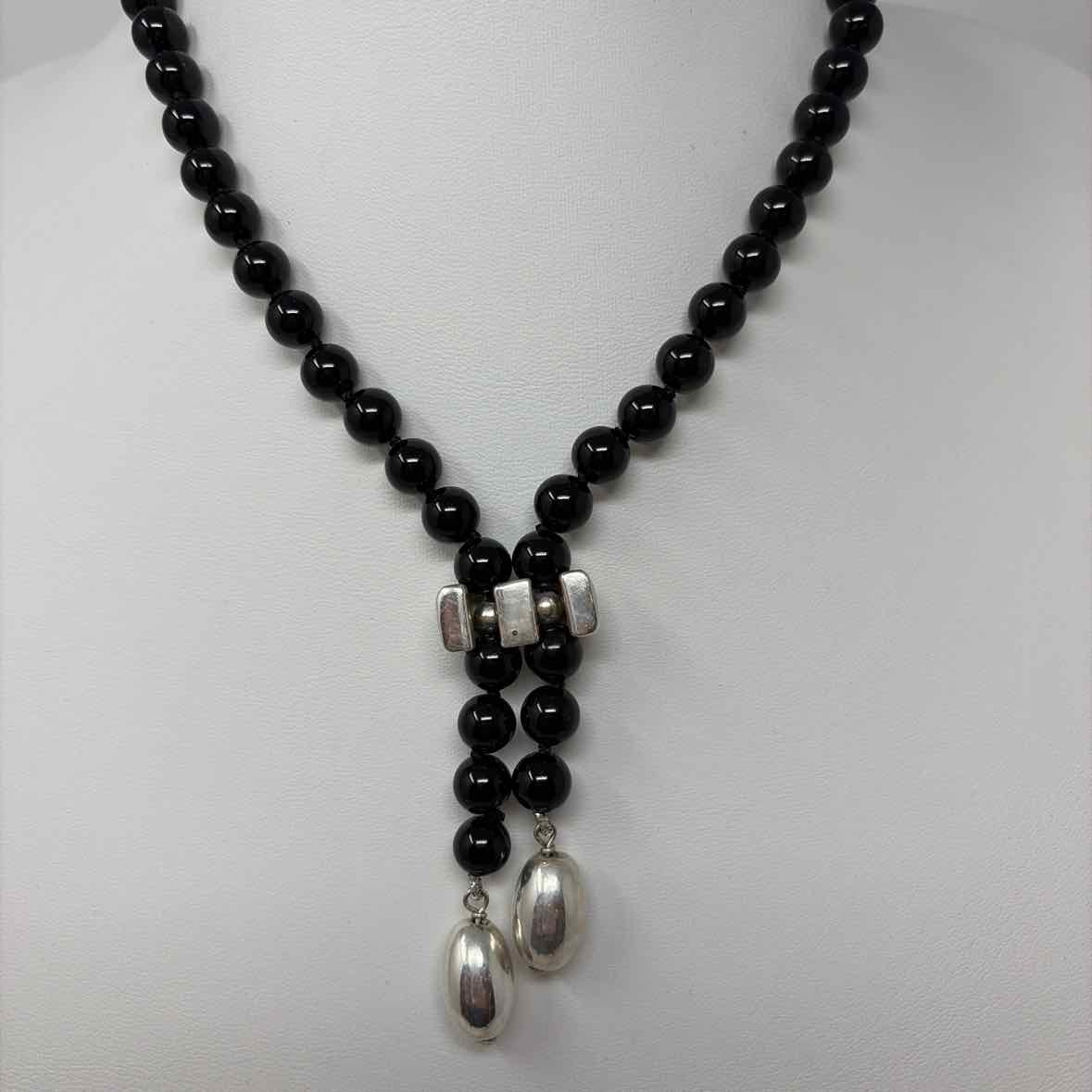 Pre-Owned Boutique Black Beaded Necklace
