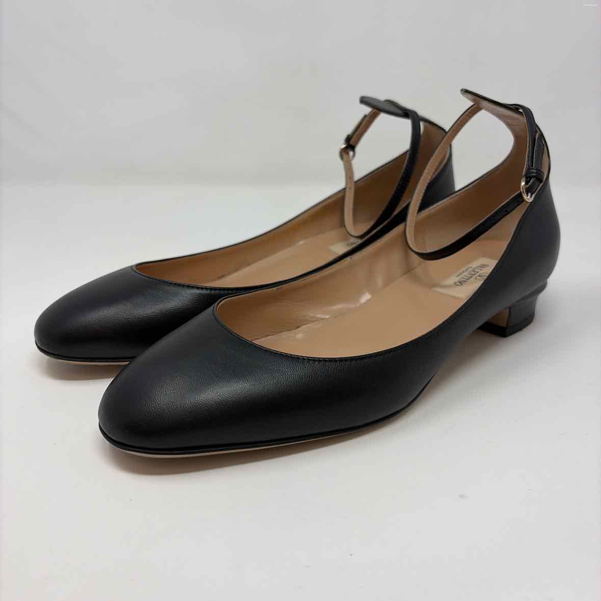 Pre-Owned Valentino Black Leather Shoe Size 8.5 Designer Shoes