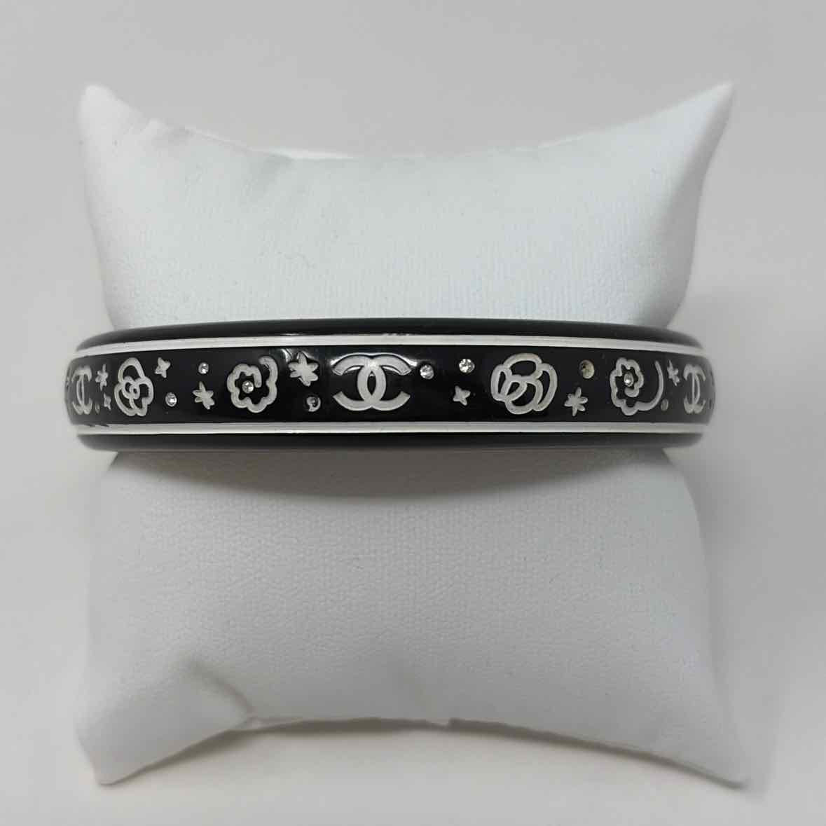 Pre-Owned Chanel Black Designer Jewelry