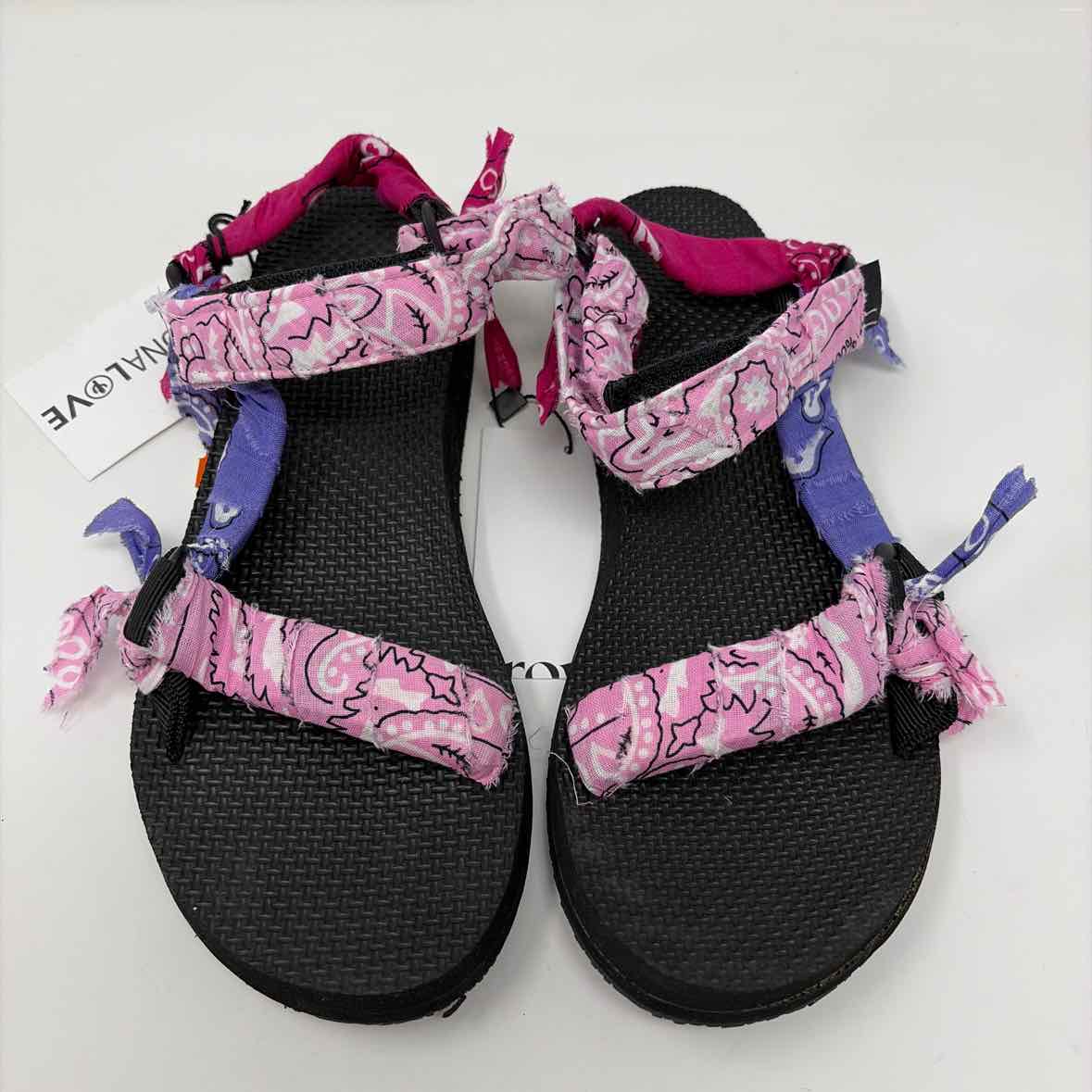 Pre-Owned Shoe Size 10.5 Browns Pink Multi Sandals