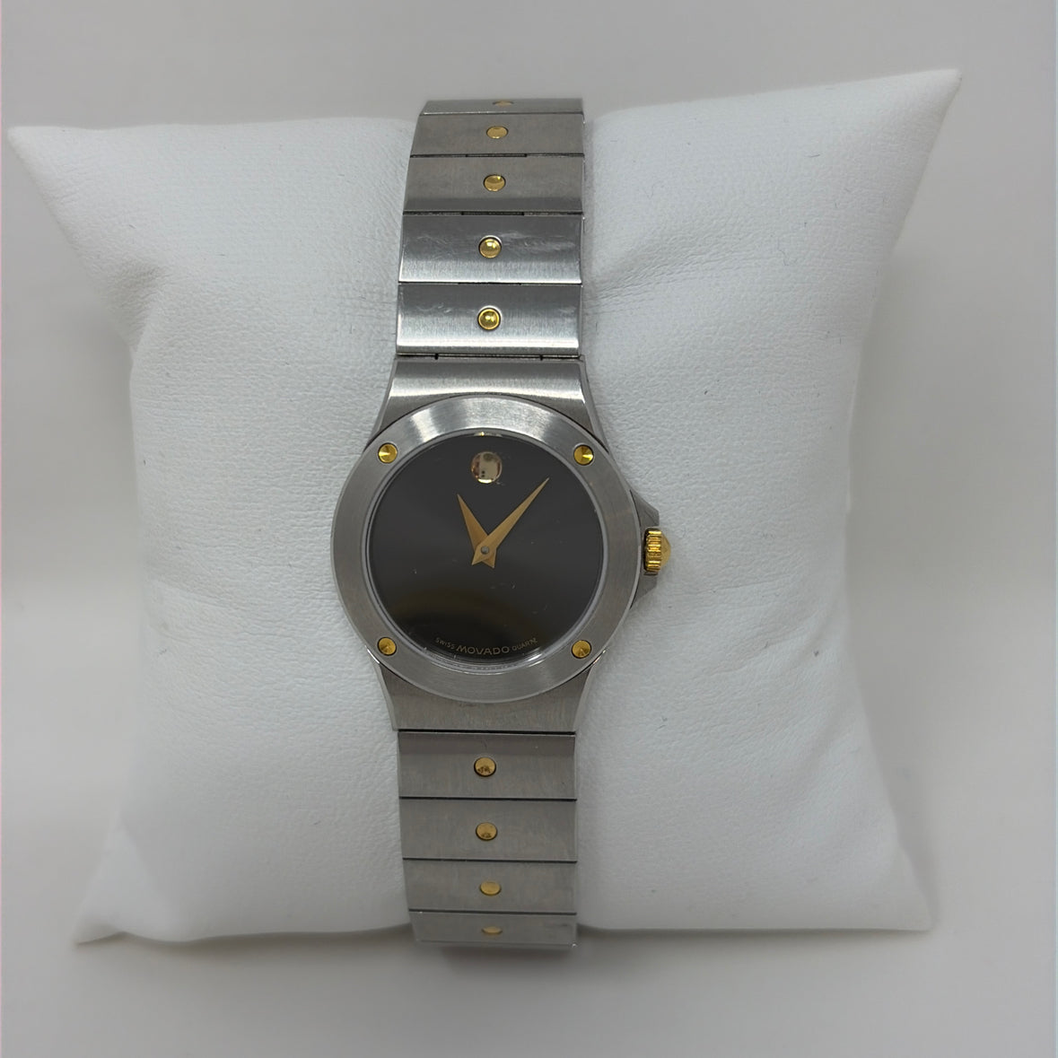 Pre-Owned Movado Silver Silver Designer Jewelry