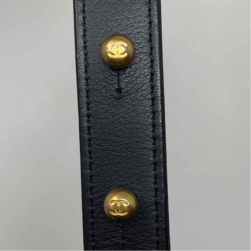 Pre-Owned Chanel Black Leather Designer Handbag