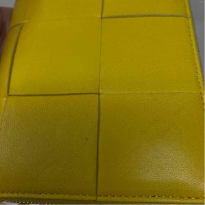 Pre-Owned Bottega Veneta Yellow Leather Designer Wallet