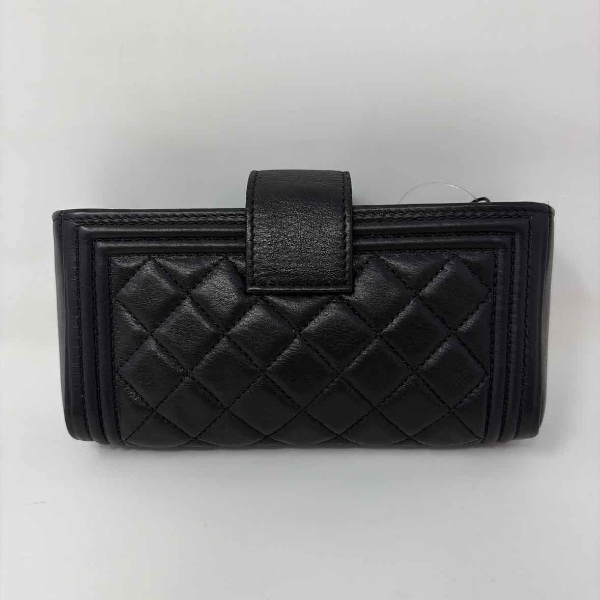 Pre-Owned Chanel Black Leather Designer Wallet