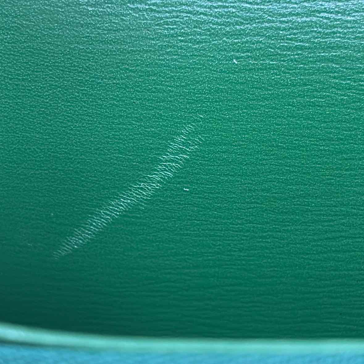 Pre-Owned Louis Vuitton Green Leather Designer Wallet