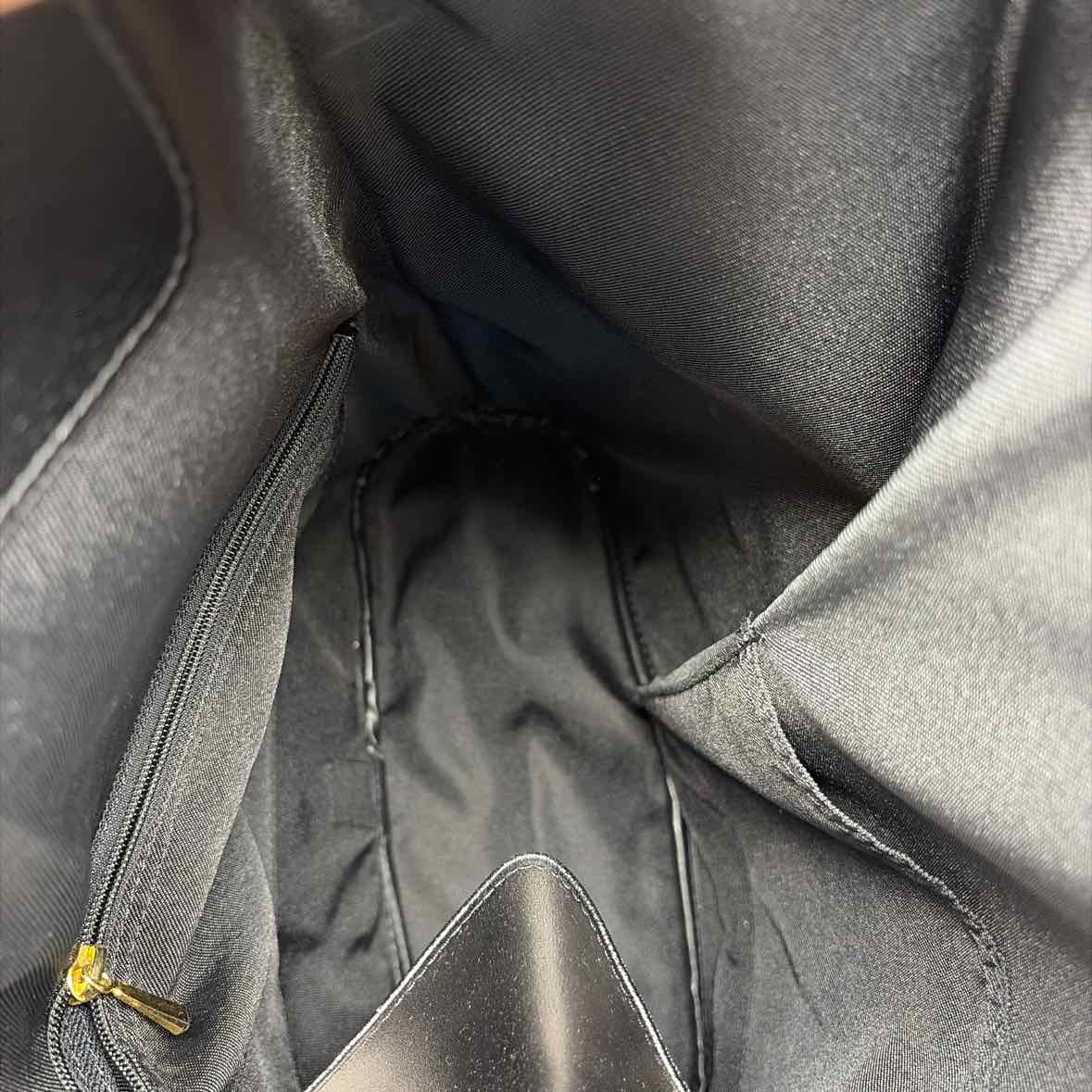 Pre-Owned Longchamp Black Leather Handbag
