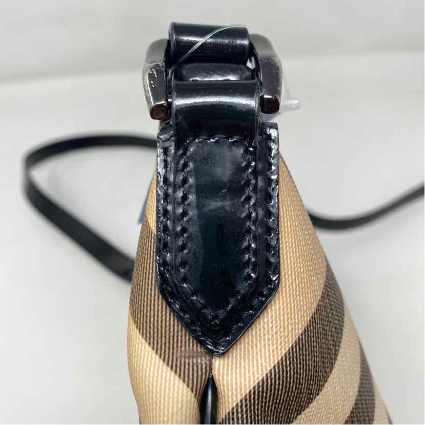 Pre-Owned Burberry Plaid Canvas Designer Handbag