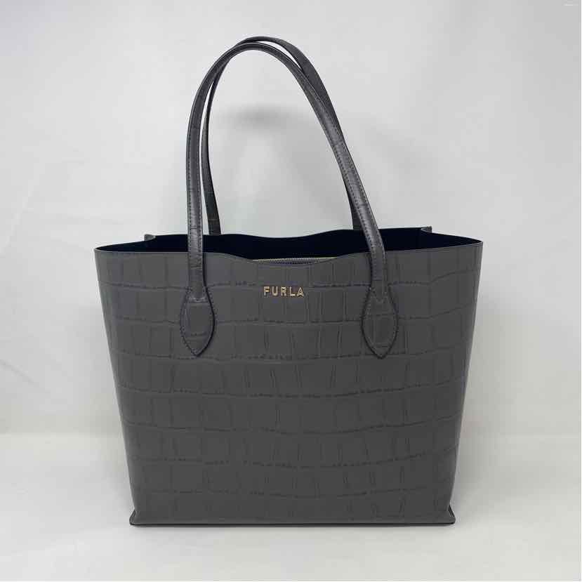 Pre-Owned Furla Grey Leather Handbag