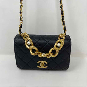 Pre-Owned Chanel Black Leather Designer Handbag