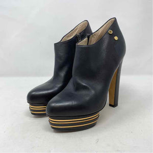 Pre-Owned Shoe Size 6.5 Le SIlla Black Booties