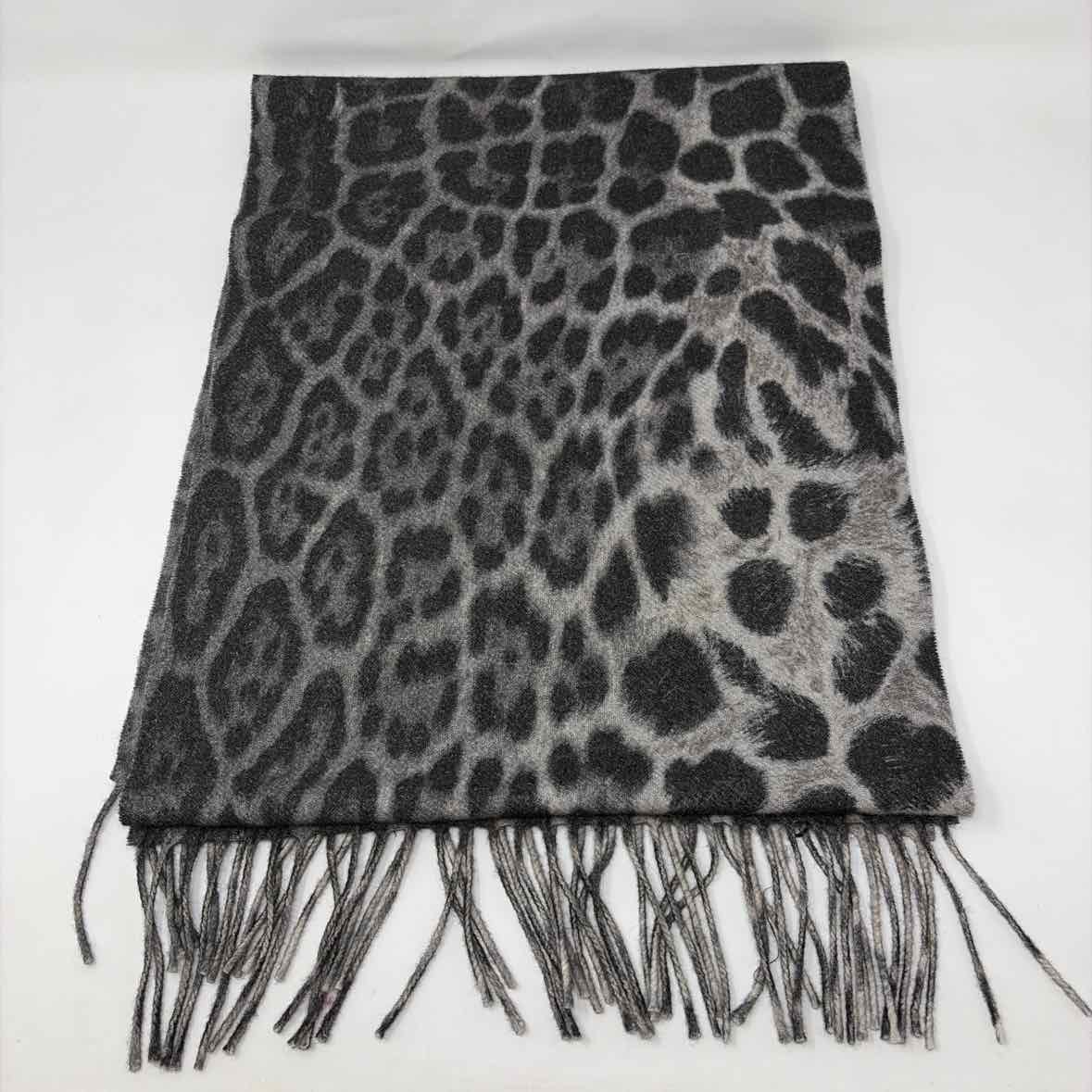 Pre-Owned Saint Laurent Grey Knit Designer Scarf