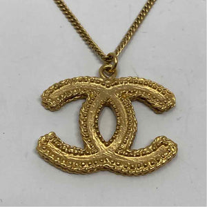 Pre-Owned Chanel Gold Gold Plated Designer Jewelry