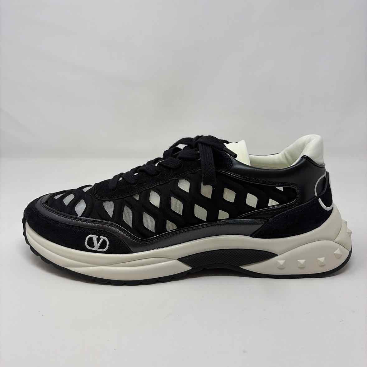 Pre-Owned Valentino Black Suede Shoe Size 10.5 Designer Shoes