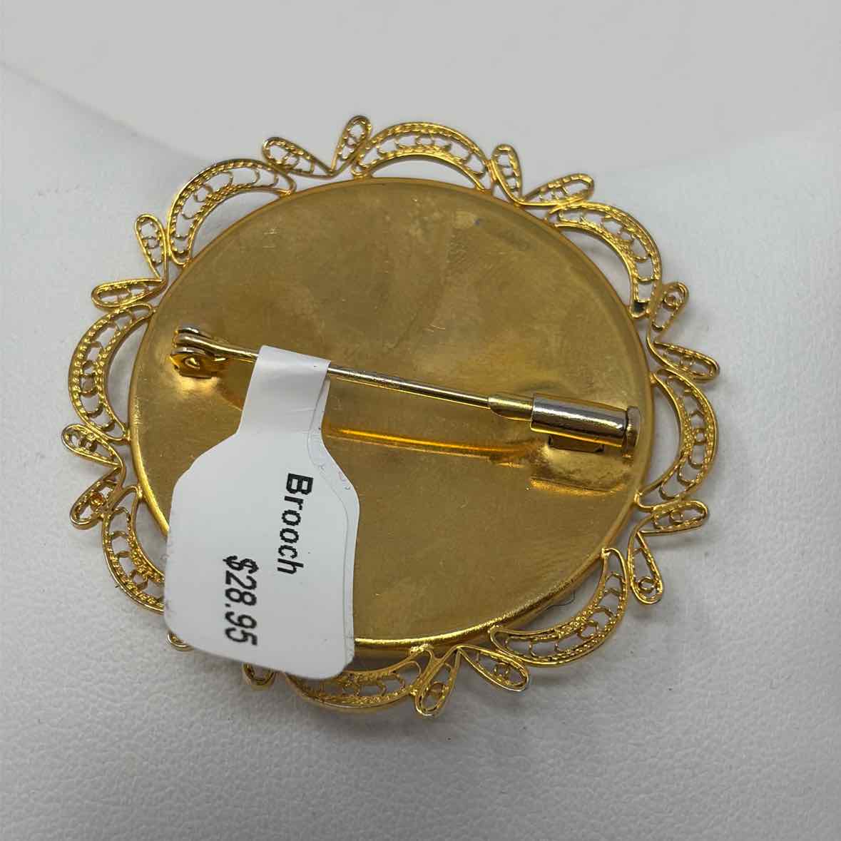 Pre-Owned Gold Brooch