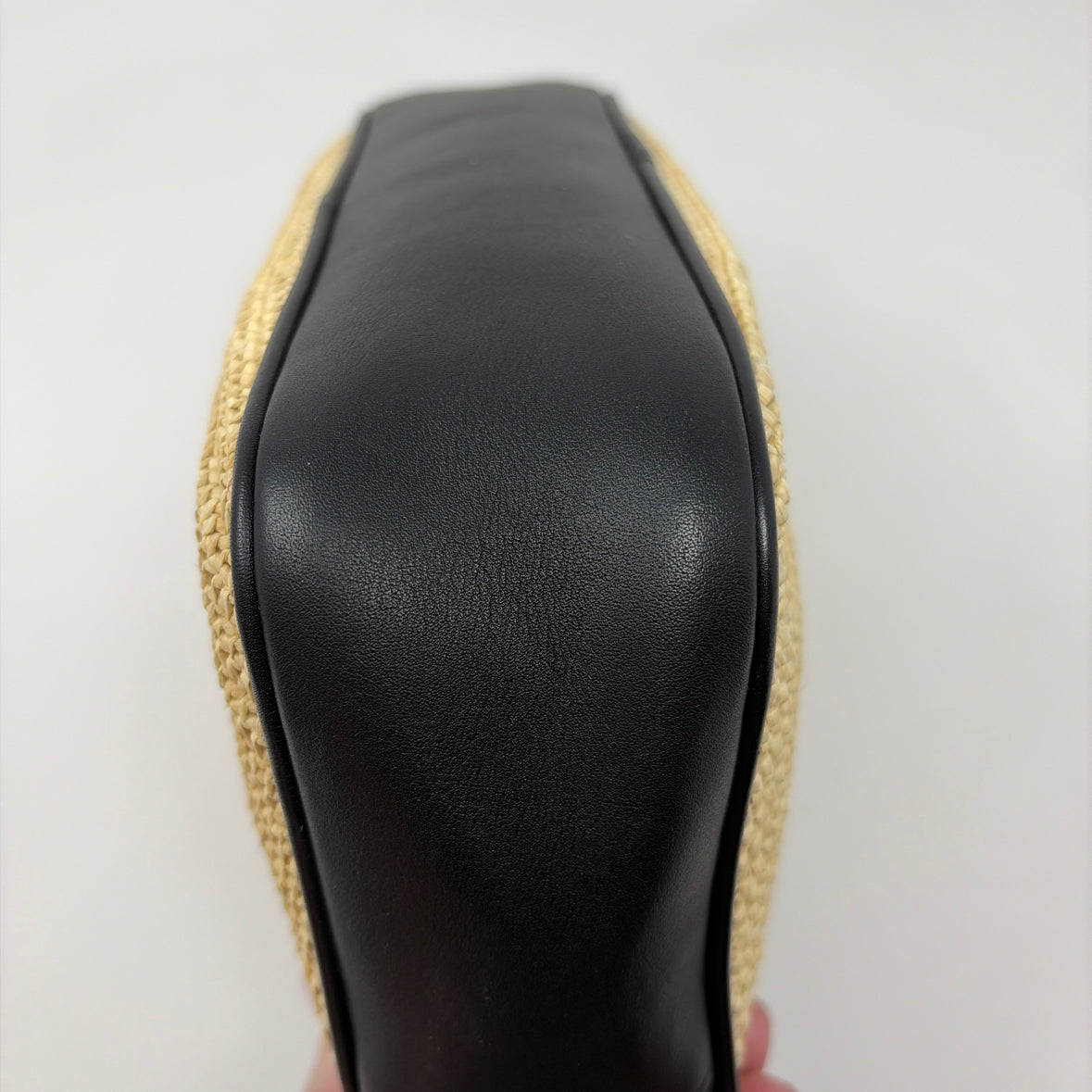 Pre-Owned Saint Laurent Tan Woven Designer Handbag