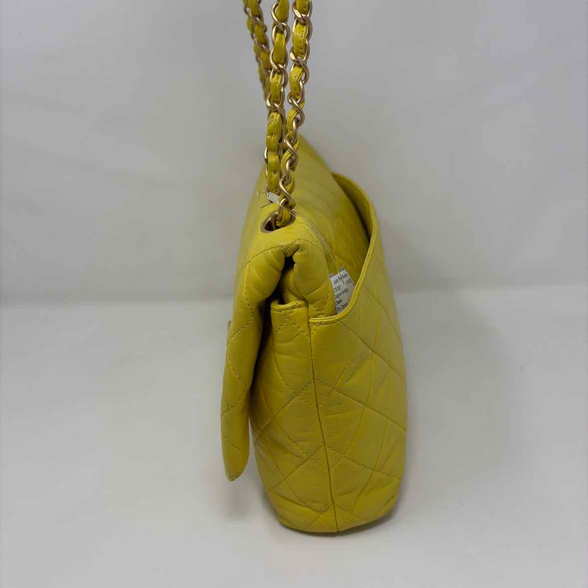 Pre-Owned Chanel Chartreuse Leather Designer Handbag