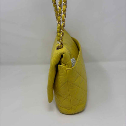 Pre-Owned Chanel Chartreuse Leather Designer Handbag