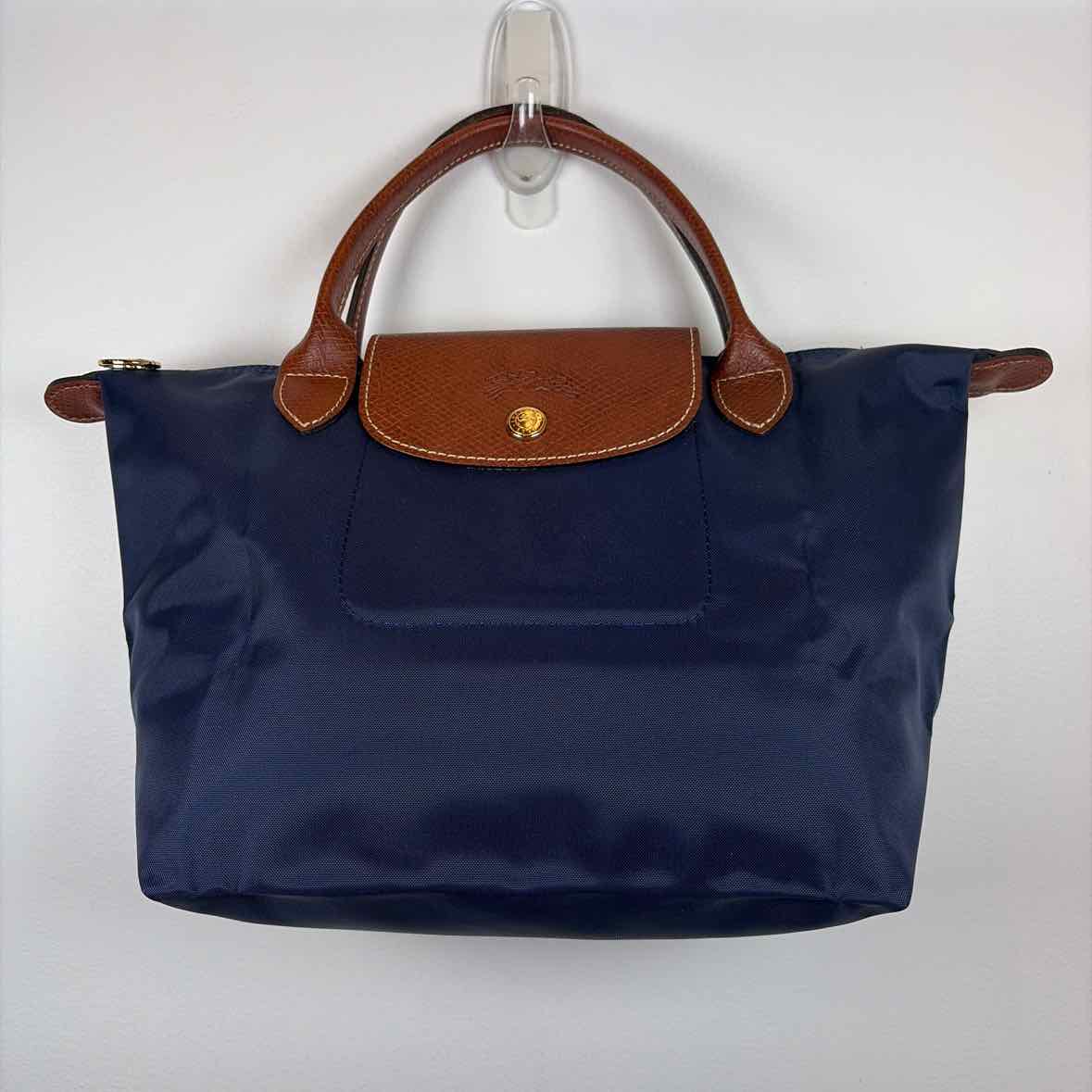 Pre-Owned Longchamp Navy Nylon Handbag