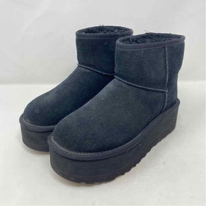 Pre-Owned Shoe Size 7 UGG Black Booties