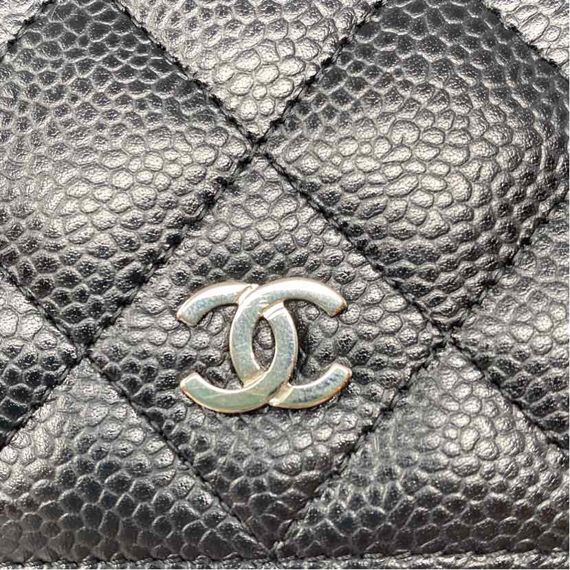 Pre-Owned Chanel Black Leather Designer Handbag
