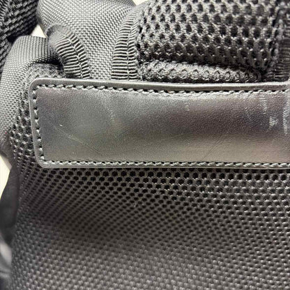 Pre-Owned Gucci Black Nylon Designer Handbag