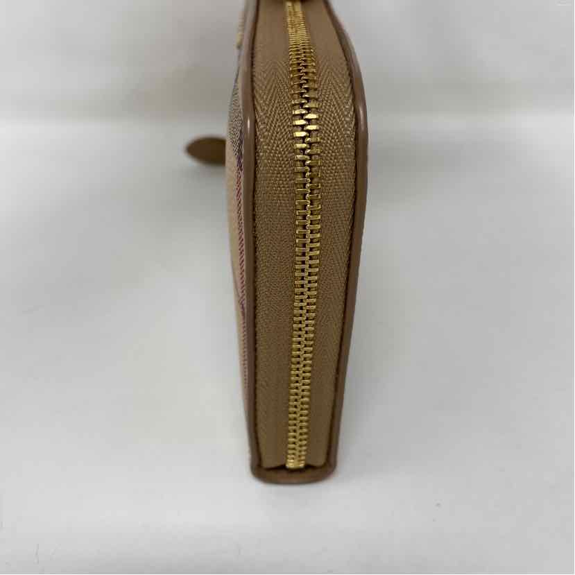 Pre-Owned Burberry Plaid Canvas Designer Wallet