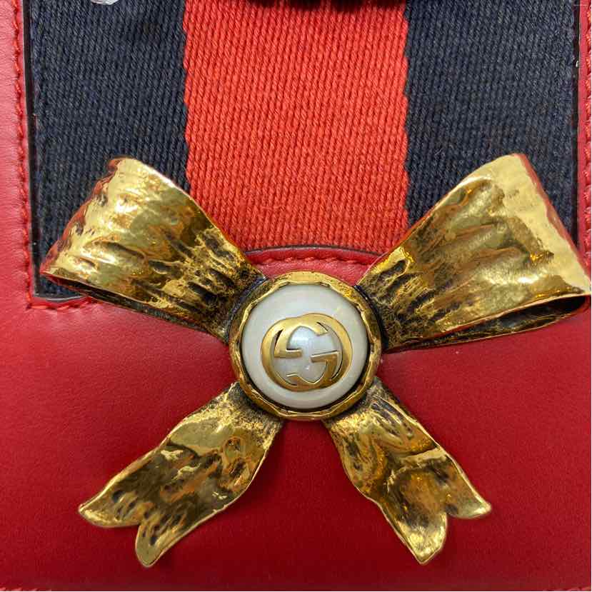 Pre-Owned Gucci Red Leather Designer Handbag