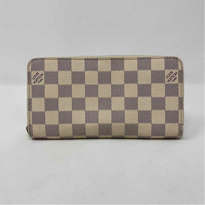 Pre-Owned Louis Vuitton White Canvas Designer Wallet