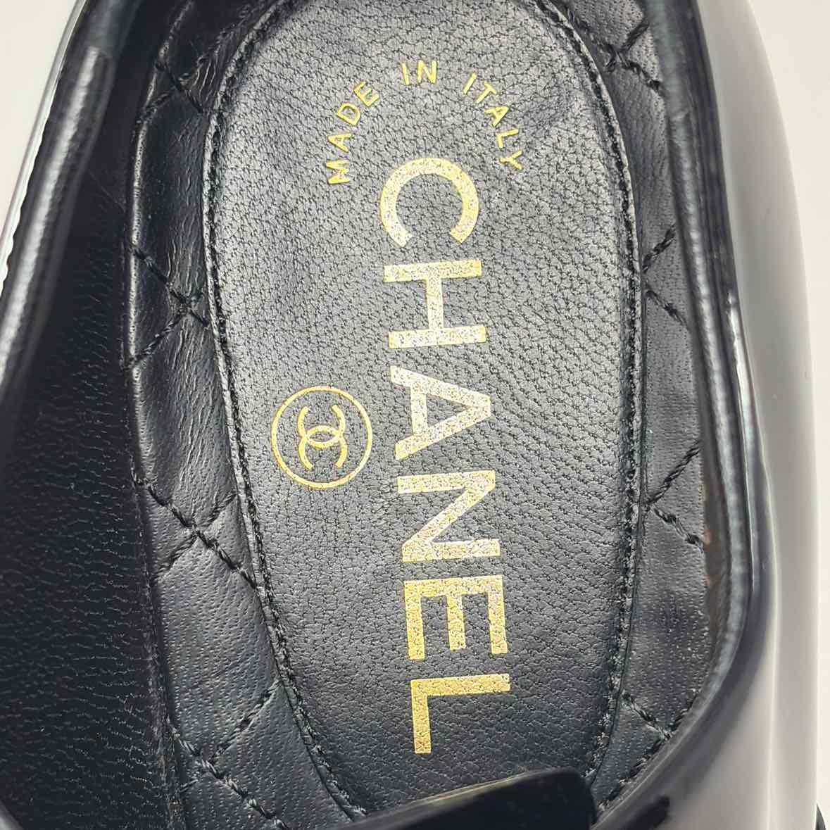 Pre-Owned Chanel Black Patent Shoe Size 7.5 Designer Shoes