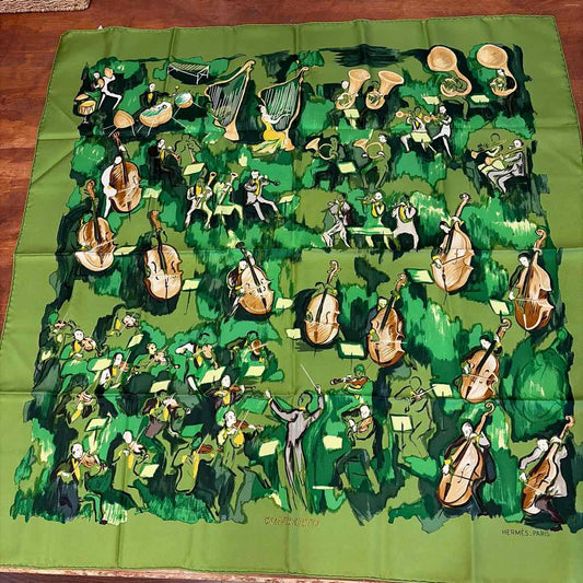 Pre-Owned Hermes Green Silk Designer Scarf