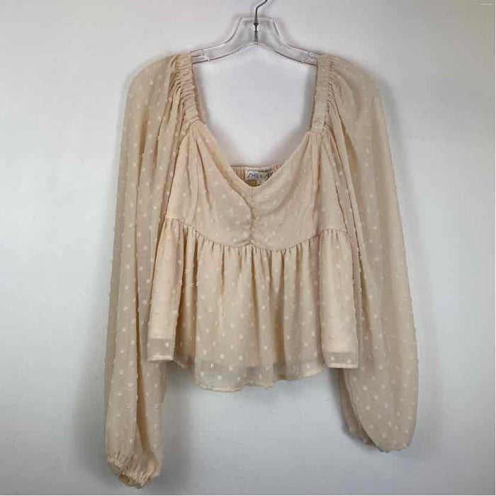 Pre-Owned Size L SHe&SKy Cream Top