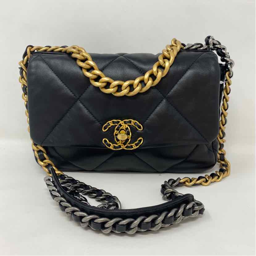 Pre-Owned Chanel Black Leather Designer Handbag