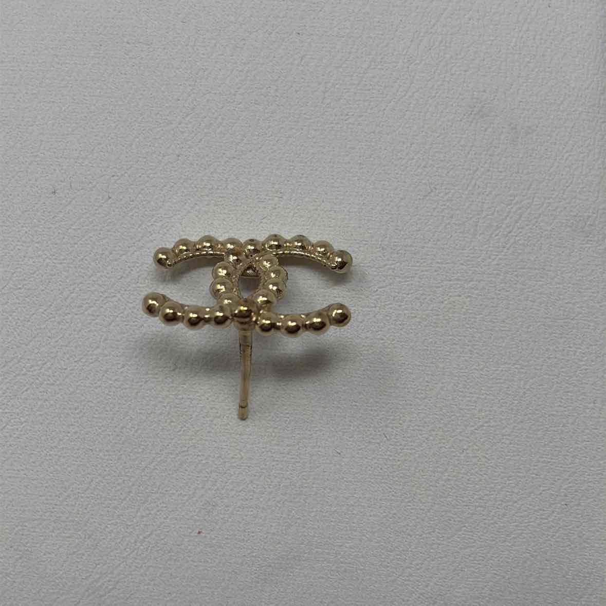 Pre-Owned Chanel Gold Metal Designer Jewelry