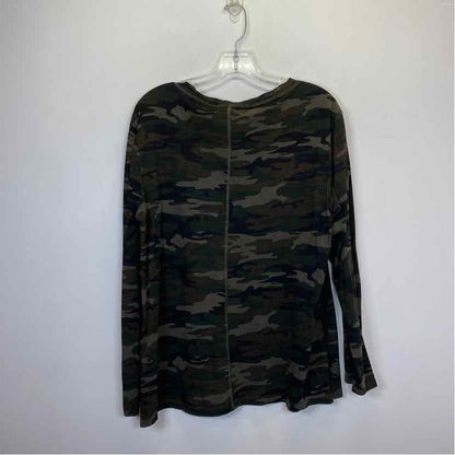 Pre-Owned Size XL Sanctuary Green Camo Top